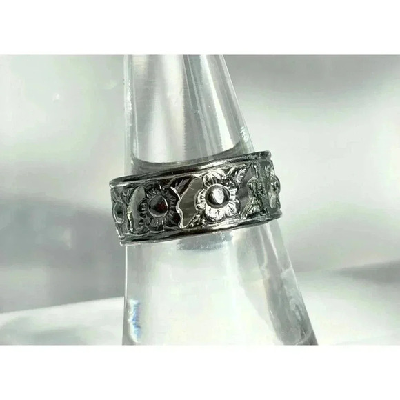 Vintage Pewter Sunflower Motif Carved Band Ring - Size 7.75 - Picture 7 of 9